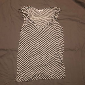 Women’s loose tank top.